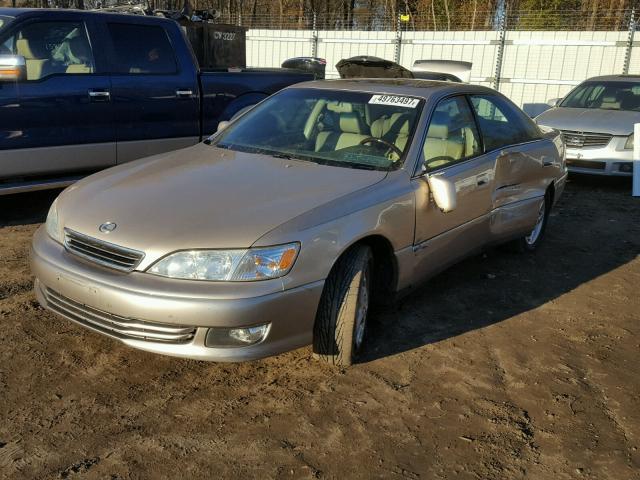 JT8BF28G310307201 - 2001 LEXUS ES 300 GOLD photo 2