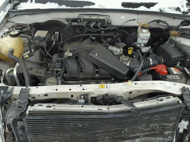 1FMCU93158KE47901 - 2008 FORD ESCAPE XLT SILVER photo 7