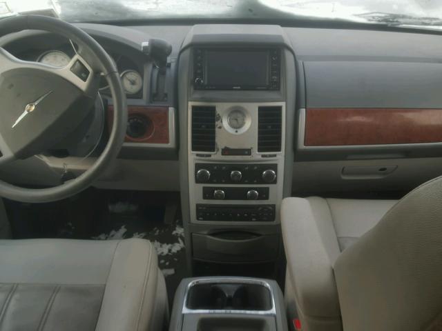 2A8HR54P18R754273 - 2008 CHRYSLER TOWN & COU Gümüş foto 9