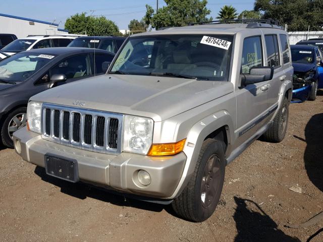 1J8HH58226C366038 - 2006 JEEP COMMANDER TAN photo 2