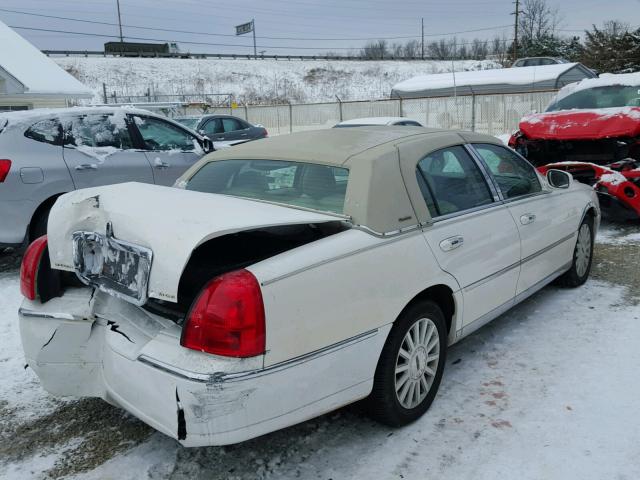 1LNHM81W03Y607817 - 2003 LINCOLN TOWN CAR E WHITE photo 4