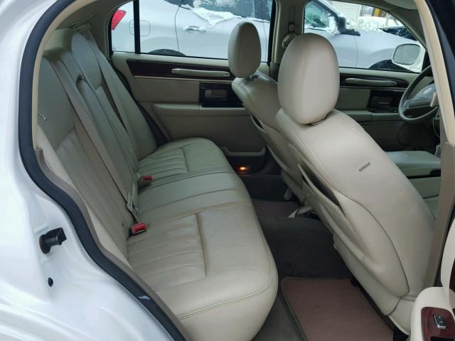 1LNHM81W03Y607817 - 2003 LINCOLN TOWN CAR E WHITE photo 6