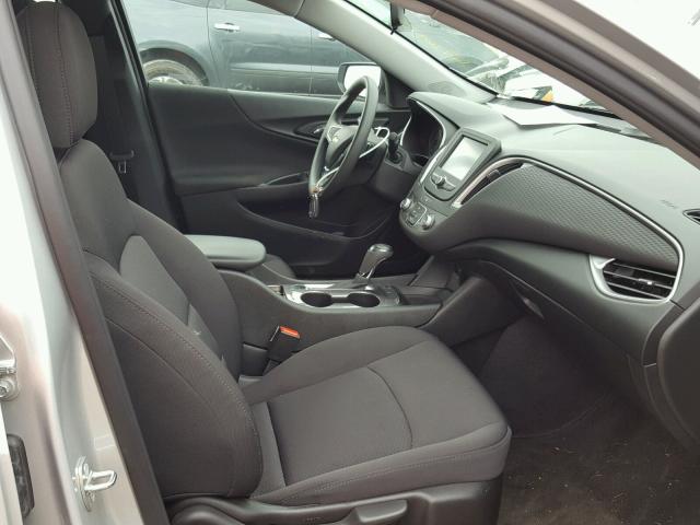 1G1ZC5ST7JF227616 - 2018 CHEVROLET MALIBU LS ვერცხლისფერი ფოტო 5