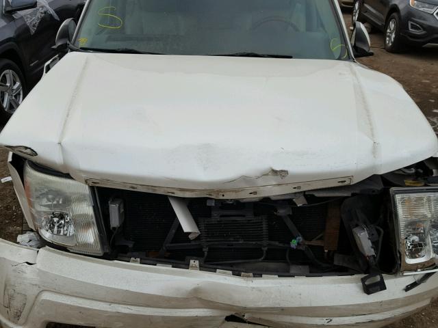 3GYFK66N54G114887 - 2004 CADILLAC ESCALADE E WHITE photo 7