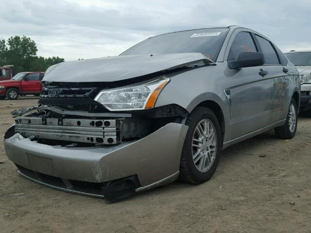 1FAHP35N88W129218 - 2008 FORD FOCUS SE SILVER photo 2