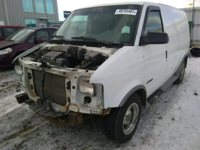 1GCDM19X12B113104 - 2002 CHEVROLET ASTRO WHITE photo 2