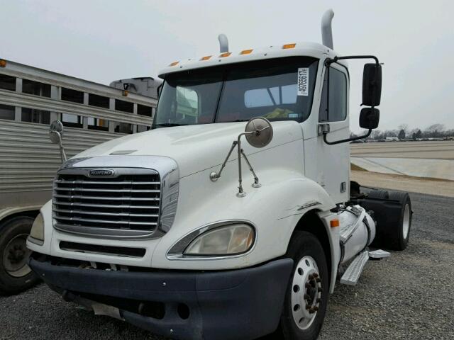 1FUBA5CG35DU77865 - 2005 FREIGHTLINER CONVENTION WHITE photo 2