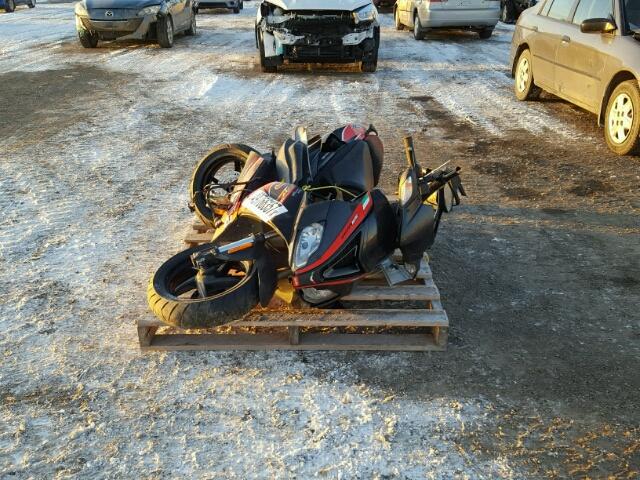 ZD4VFU008BS001646 - 2011 APRILIA SR50 R-FAC TWO TONE photo 10