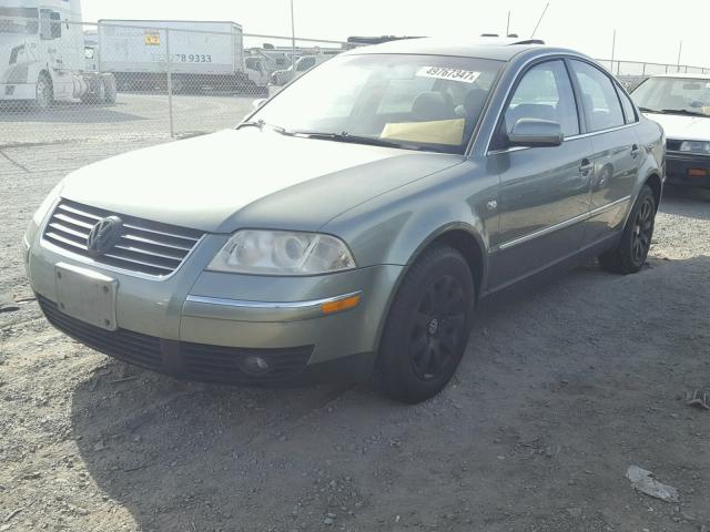 WVWPD63BX3P045722 - 2003 VOLKSWAGEN PASSAT GLS GREEN photo 2