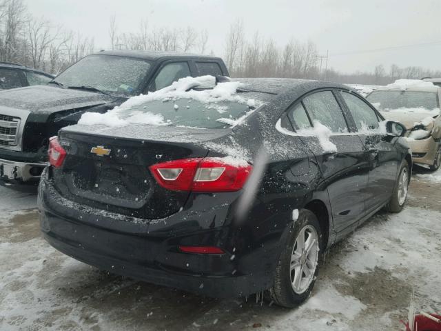 1G1BE5SM5H7105278 - 2017 CHEVROLET CRUZE LT BLACK photo 4