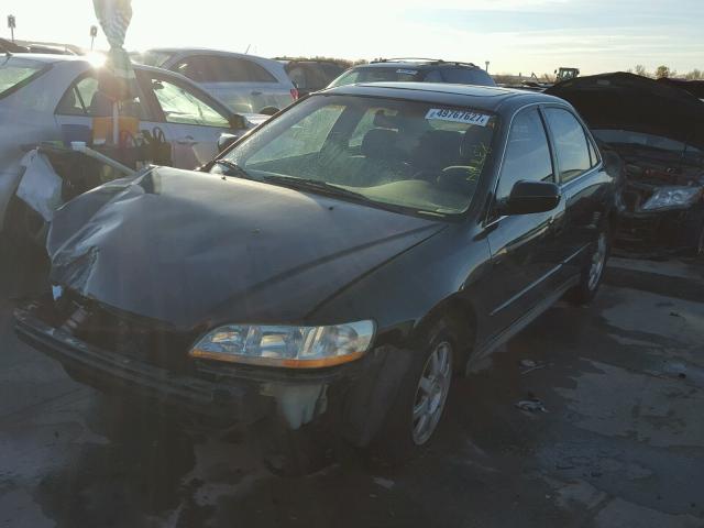 1HGCG56742A112504 - 2002 HONDA ACCORD SE BLACK photo 2