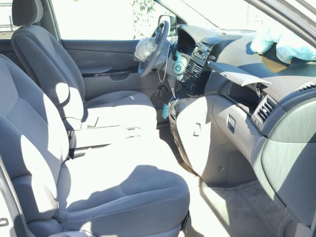 5TDZA23C75S325836 - 2005 TOYOTA SIENNA CE SILVER photo 5