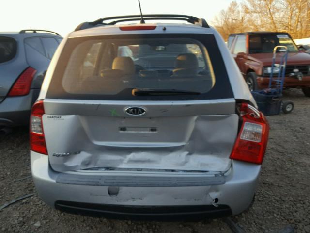 KNAFG525487198416 - 2008 KIA RONDO BASE SILVER photo 9