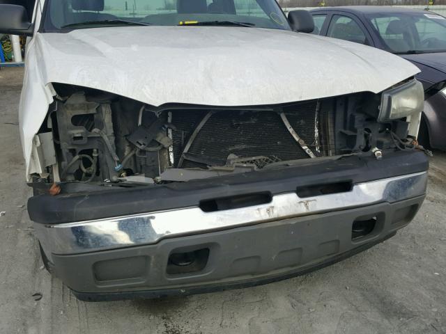 1GCEC14T75Z323309 - 2005 CHEVROLET SILVERADO WHITE photo 9