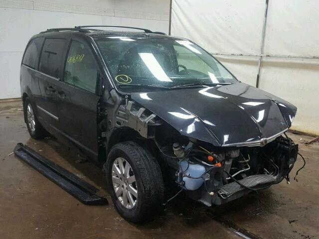 2A4RR8DX9AR361103 - 2010 CHRYSLER TOWN & COU BLACK photo 1