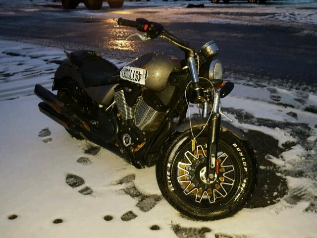 5VPLB36NXF3037531 - 2015 VICTORY MOTORCYCLES GUNNER BLACK photo 1