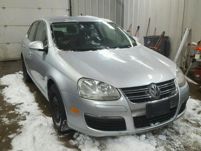 3VWRG71K45M646218 - 2005 VOLKSWAGEN NEW JETTA SILVER photo 1