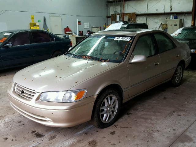 JT2BF28K210331861 - 2001 TOYOTA CAMRY LE 棕色 照片 2