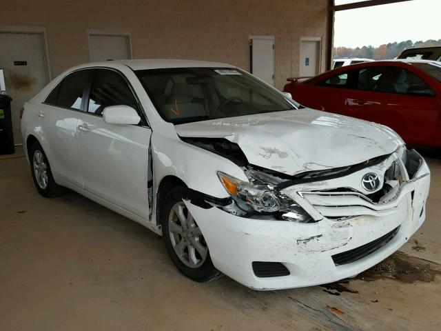 4T1BK3EK2BU619978 - 2011 TOYOTA CAMRY SE WHITE photo 1