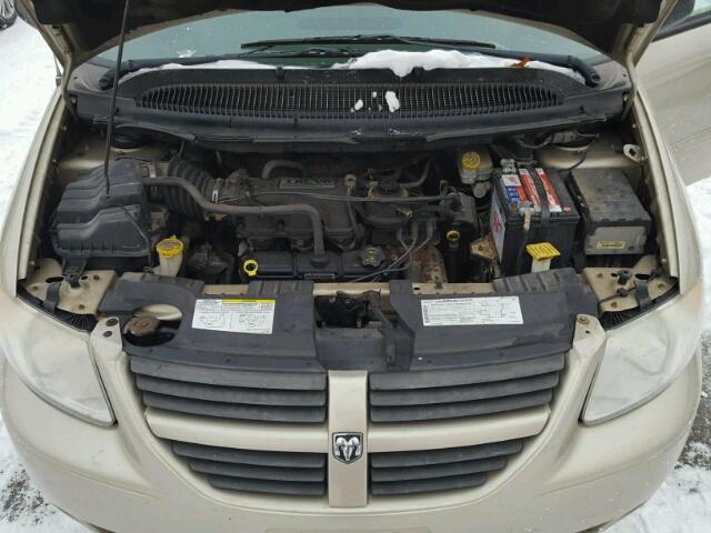 2D4GP44L05R122816 - 2005 DODGE GRAND CARA TAN photo 7