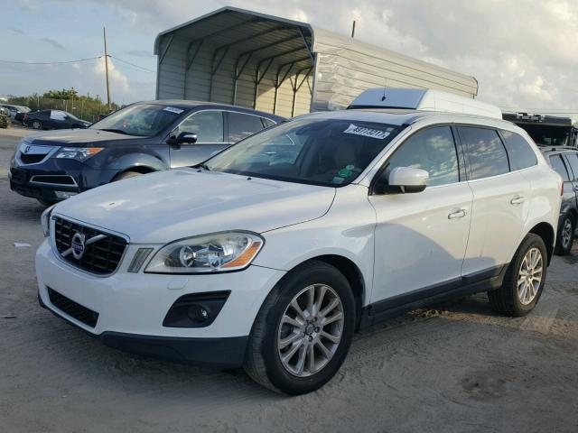 YV4992DZ5A2032284 - 2010 VOLVO XC60 T6 WHITE photo 2