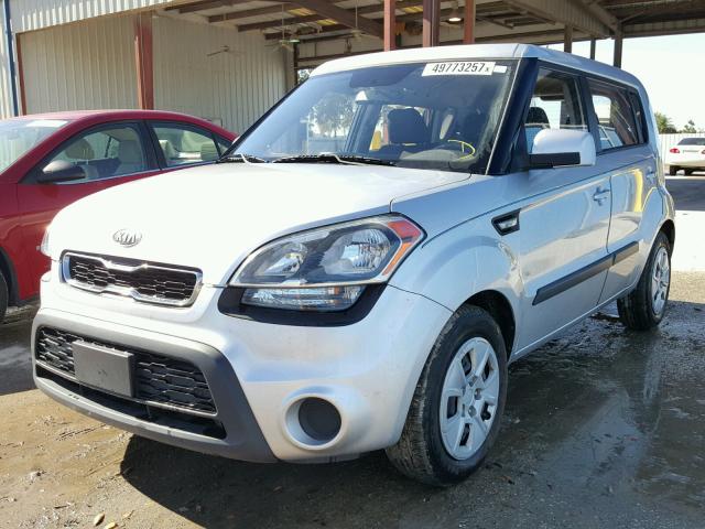 KNDJT2A52C7403409 - 2012 KIA SOUL SILVER photo 2