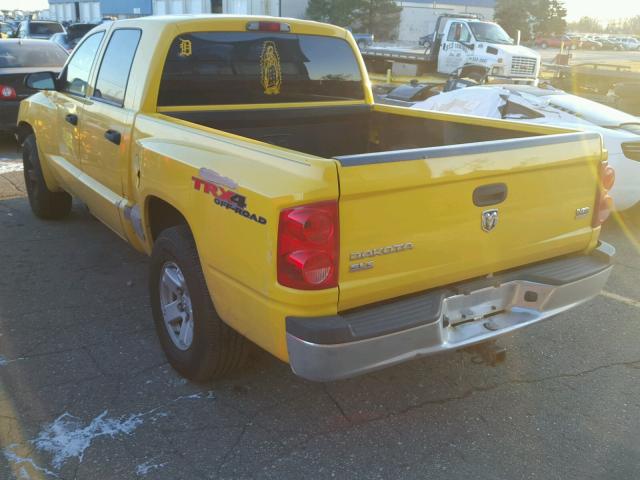 1D7HW48N56S527799 - 2006 DODGE DAKOTA QUA YELLOW photo 3