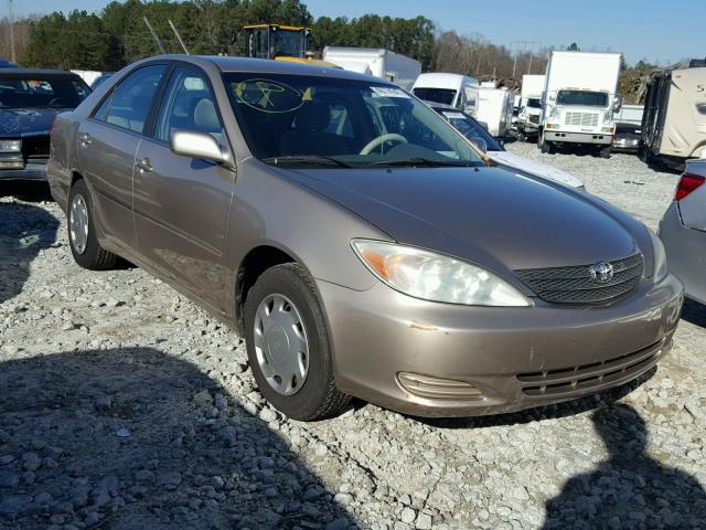 JTDBE32K620134234 - 2002 TOYOTA CAMRY LE GOLD photo 1