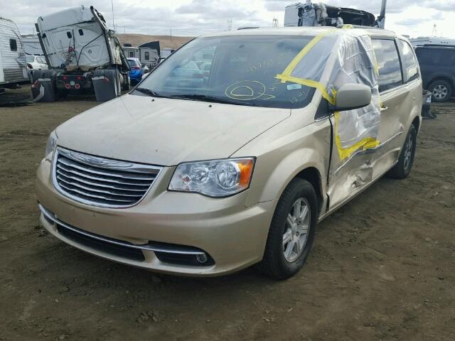 2A4RR5DG5BR669370 - 2011 CHRYSLER TOWN & COU TAN photo 2