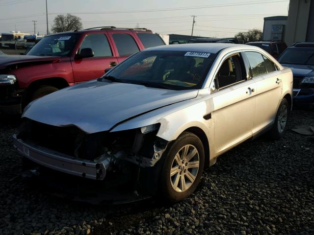 1FAHP2DW9BG179521 - 2011 FORD TAURUS SE SILVER photo 2