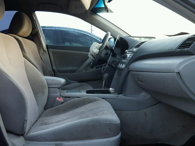 4T1BF3EK4AU008014 - 2010 TOYOTA CAMRY BASE GRAY photo 5