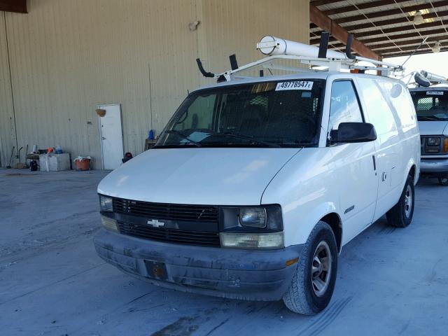 1GCDM19W11B148067 - 2001 CHEVROLET ASTRO WHITE photo 2