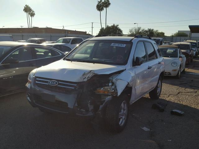 KNDJF724977450081 - 2007 KIA SPORTAGE L WHITE photo 2