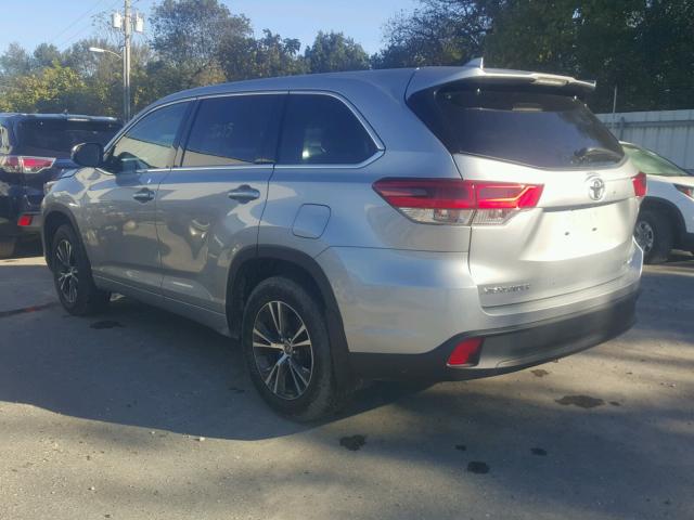 5TDBZRFH8JS814654 - 2018 TOYOTA HIGHLANDER SILVER photo 3