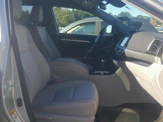 5TDBZRFH8JS814654 - 2018 TOYOTA HIGHLANDER SILVER photo 5