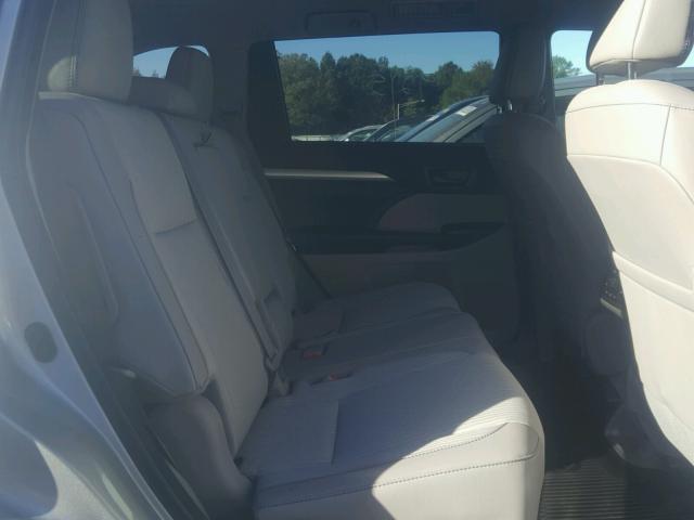 5TDBZRFH8JS814654 - 2018 TOYOTA HIGHLANDER SILVER photo 6