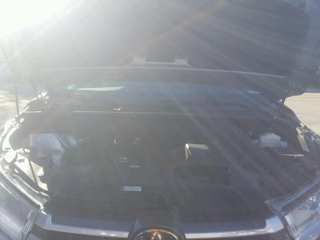 5TDBZRFH8JS814654 - 2018 TOYOTA HIGHLANDER SILVER photo 7