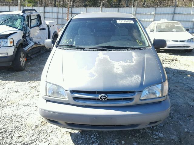 4T3GF19C8YU215195 - 2000 TOYOTA SIENNA CE GRAY photo 9