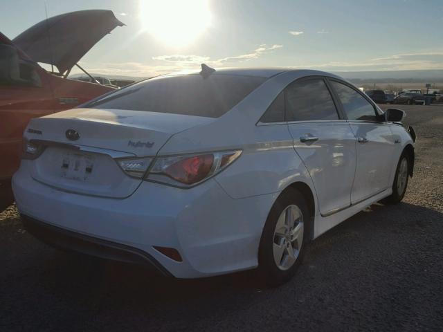 KMHEC4A45BA007542 - 2011 HYUNDAI SONATA HYB WHITE photo 4