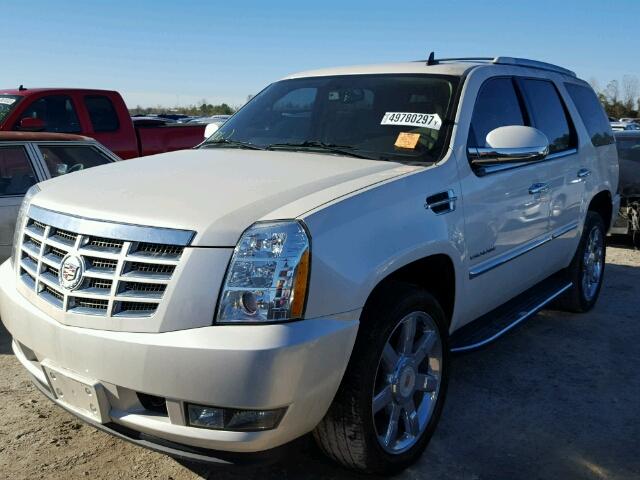 1GYS3BEF2DR228358 - 2013 CADILLAC ESCALADE L CREAM photo 2