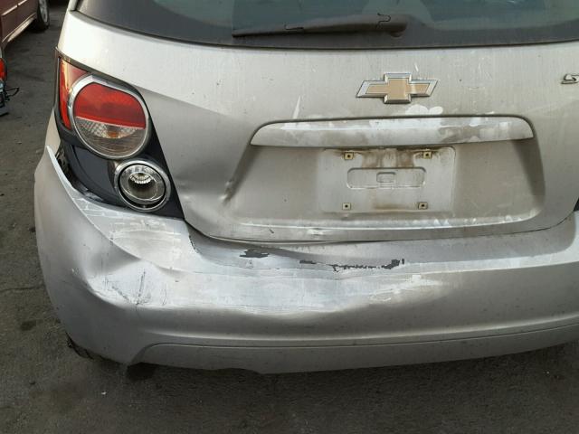 1G1JB6SHXC4111813 - 2012 CHEVROLET SONIC LS 银色 照片 9