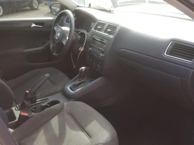 3VW2K7AJXBM305960 - 2011 VOLKSWAGEN JETTA BASE WHITE photo 5