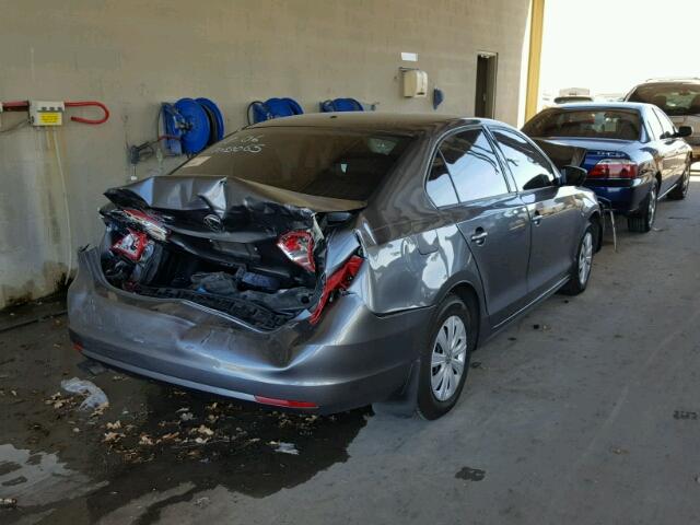 3VW2K7AJ5EM405498 - 2014 VOLKSWAGEN JETTA BASE GRAY photo 4