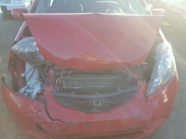 JHMGE8G3XDC017356 - 2013 HONDA FIT RED photo 7