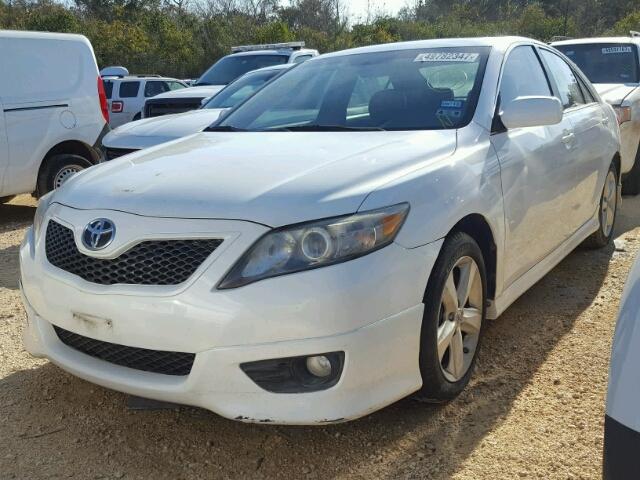 4T1BF3EKXBU676479 - 2011 TOYOTA CAMRY BASE WHITE photo 2