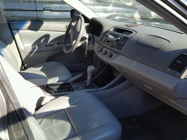 4T1BE32K12U550650 - 2002 TOYOTA CAMRY LE 灰色 照片 5