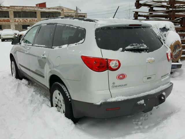 1GNER13D49S120649 - 2009 CHEVROLET TRAVERSE L SILVER photo 3