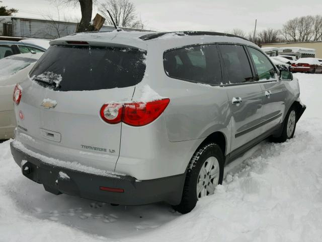 1GNER13D49S120649 - 2009 CHEVROLET TRAVERSE L SILVER photo 4