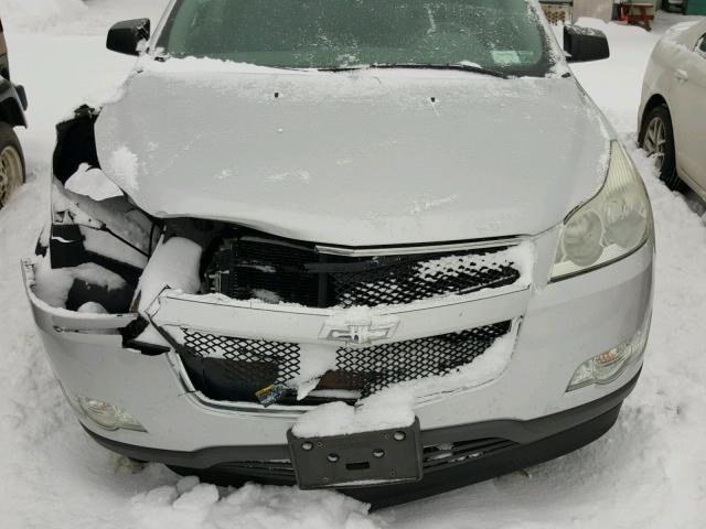 1GNER13D49S120649 - 2009 CHEVROLET TRAVERSE L SILVER photo 7