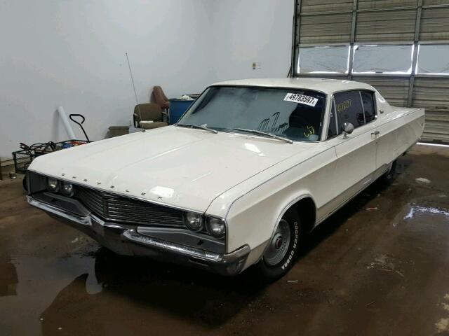 CE23G8C251685 - 1968 CHRYSLER NEWPORT WHITE photo 2